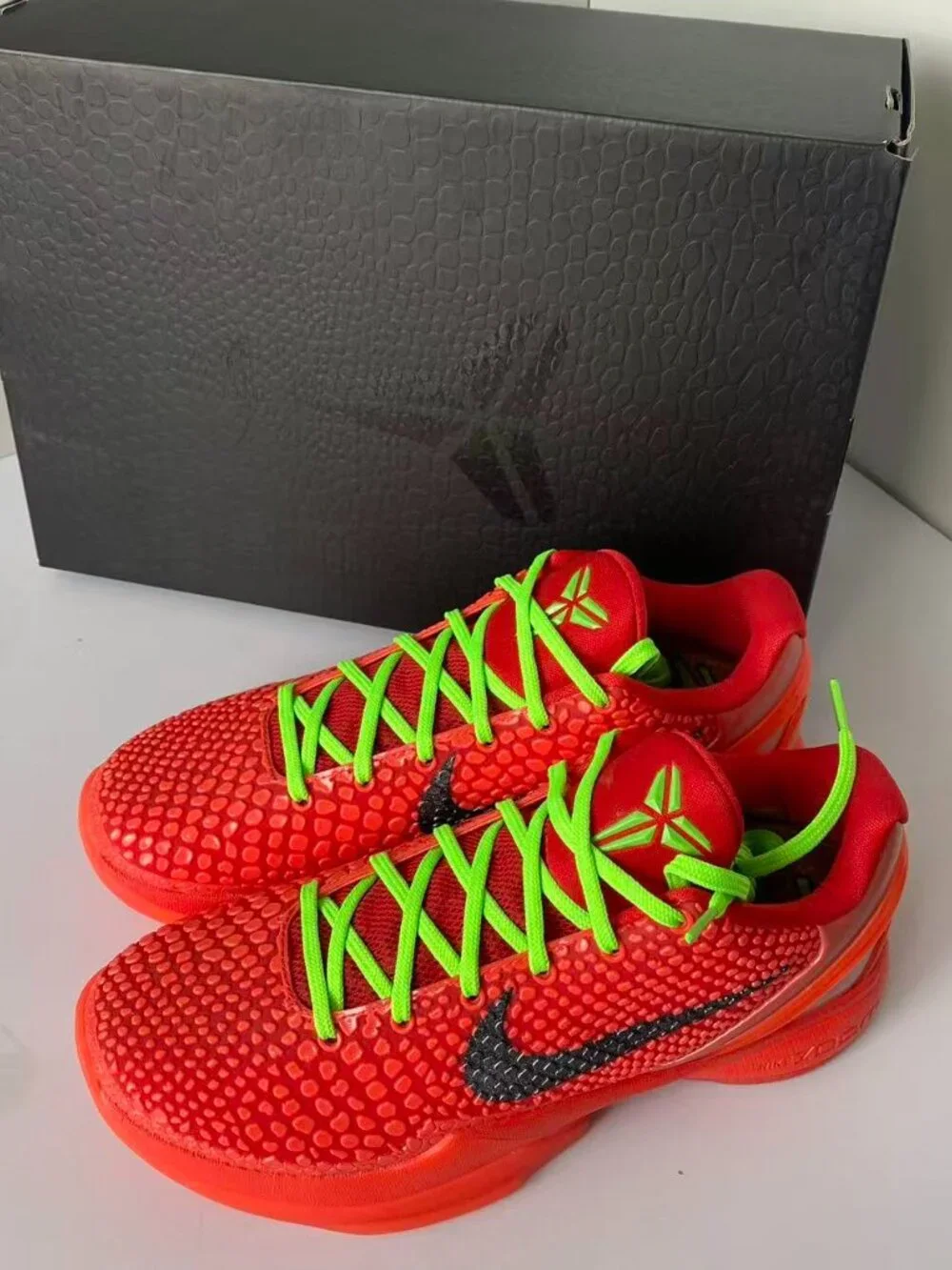 Nike Kobe 6 Reverse Grinch Red Green Sneakers